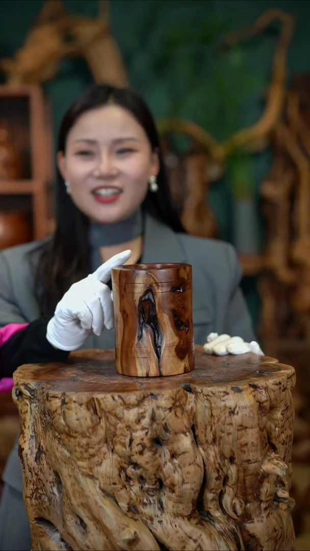 枣木雷击枣木笔筒