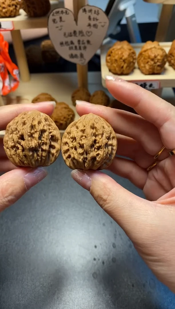 【闪购商品】文玩核桃把件8号麦穗虎头36尺