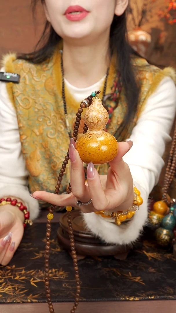 133--大漆脖挂小葫芦---158