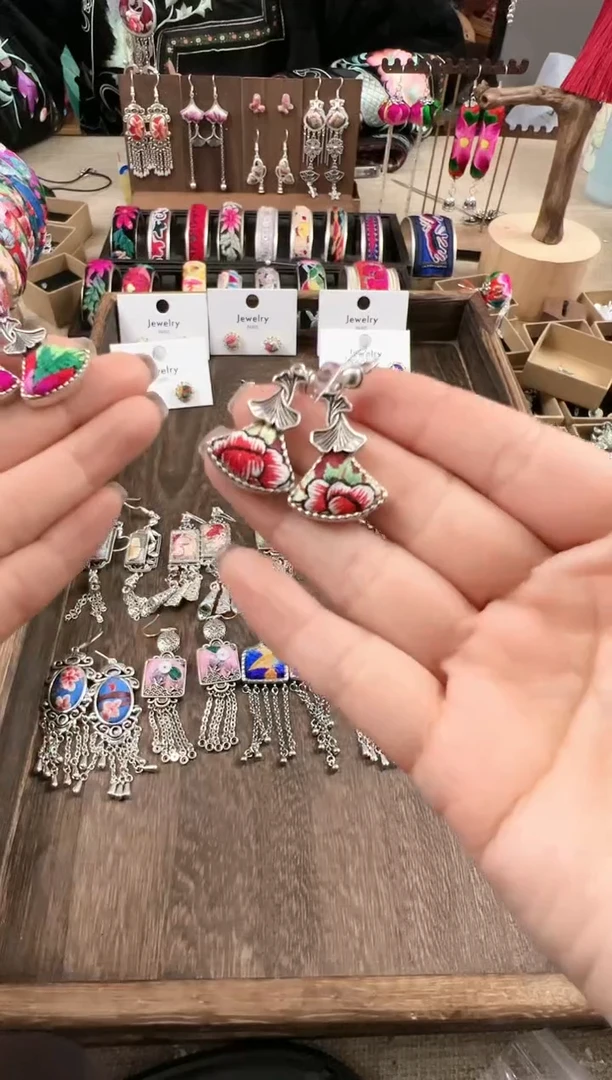 【闪购商品】织绣民族风老绣饰品381