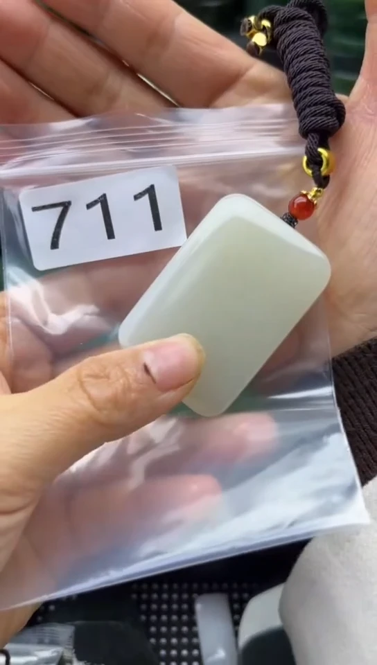 未镶嵌和田玉珠宝半成品牌子