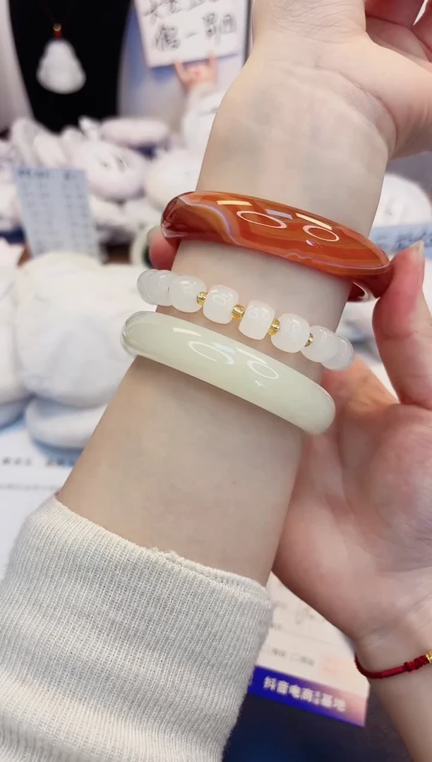 【闪购商品】石英质玉手镯未镶嵌379-玛瑙-圈口63