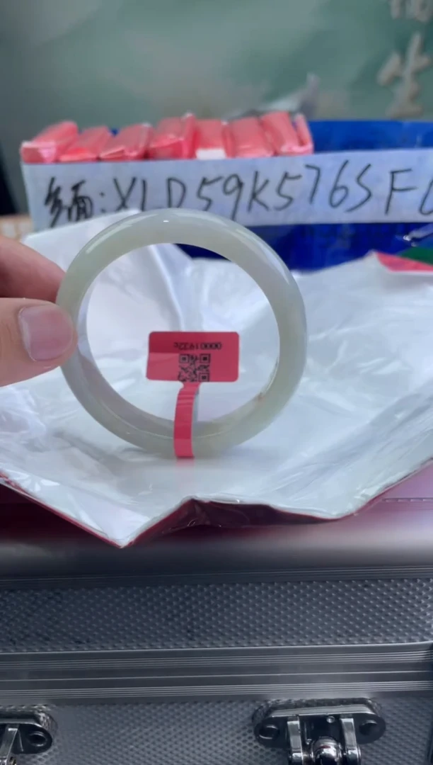 翡翠手镯未镶嵌4翡翠手镯