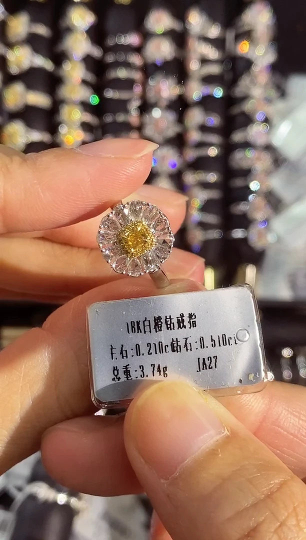 18K金镶嵌戒指钻石25