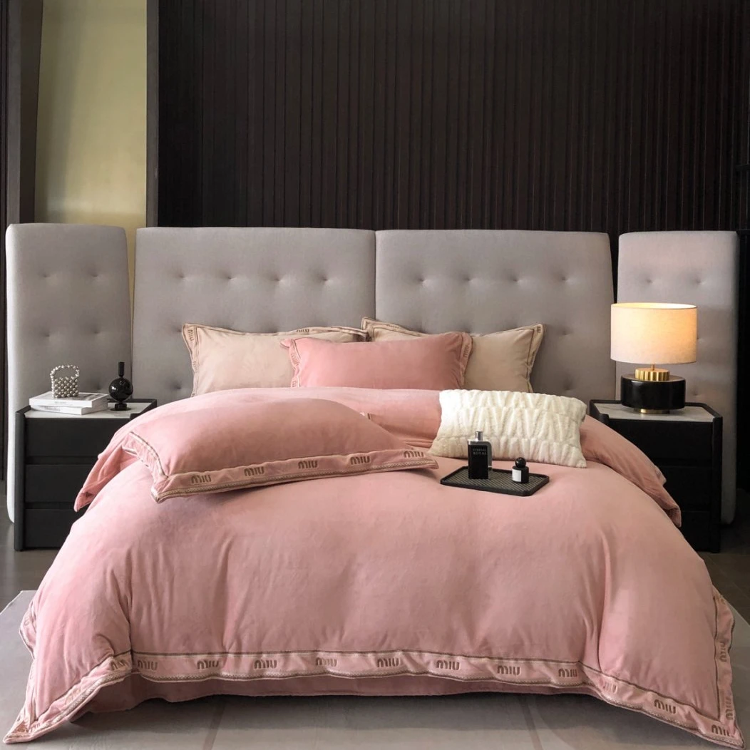 皇室嘉和缪斯绒四件套轻奢宽边绣花加厚宽边冬季保暖防静电