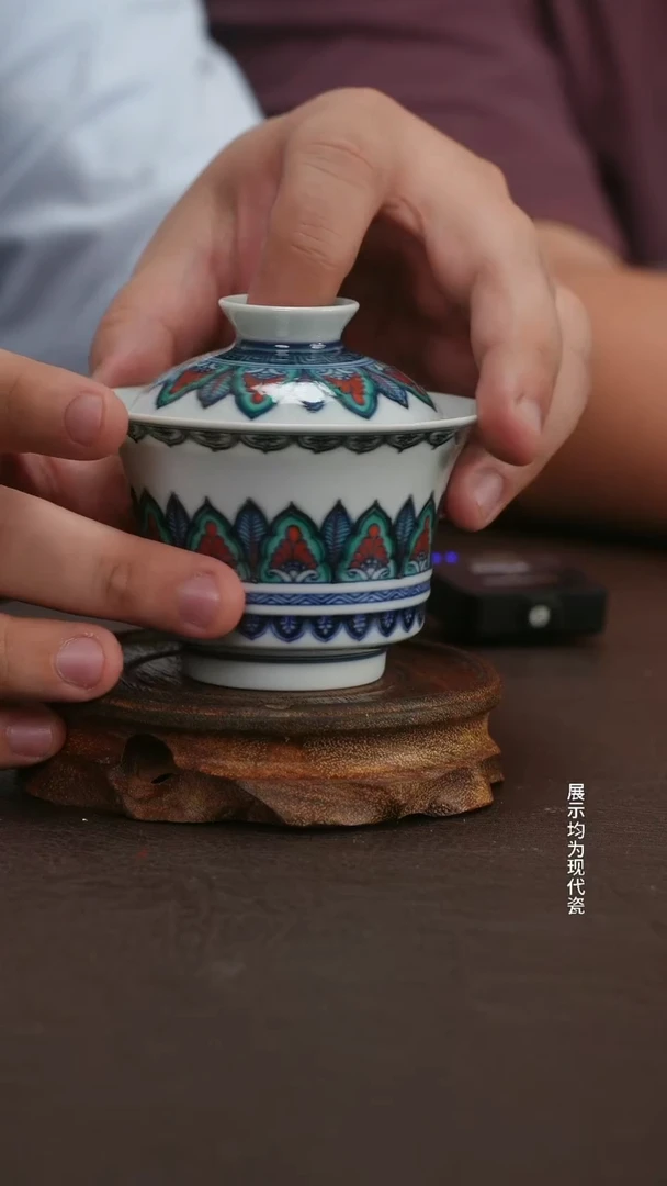 红绿彩瓷器上的璀璨明珠