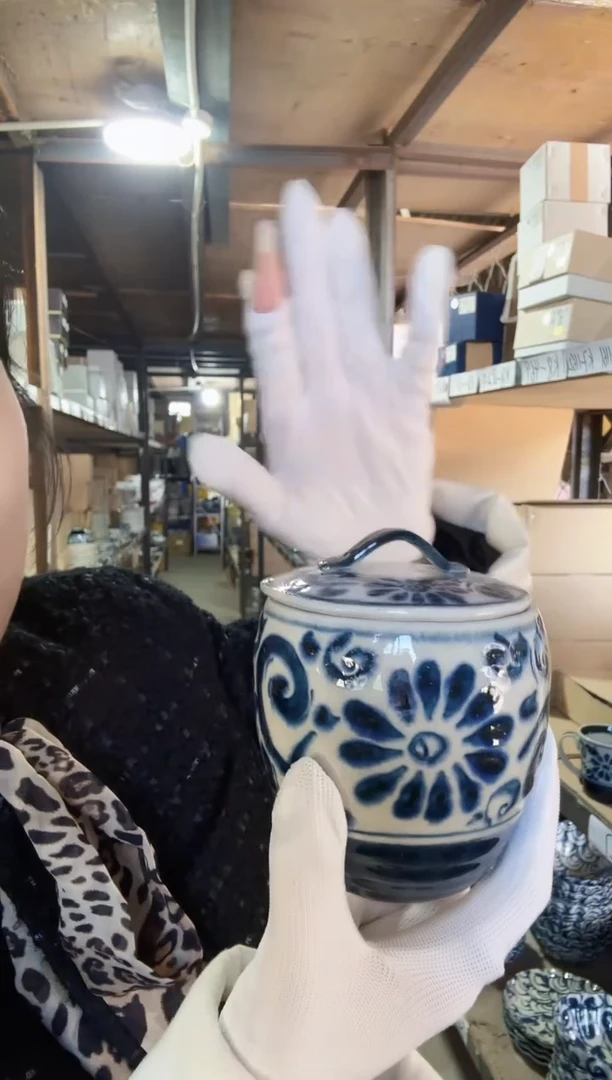 陶瓷宗山窑带盖小储物罐-蓝菊