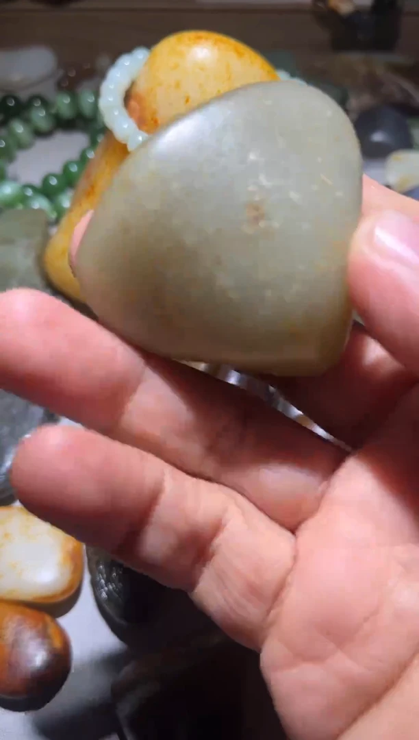 未镶嵌和田玉（子料）挂件真皮真籽