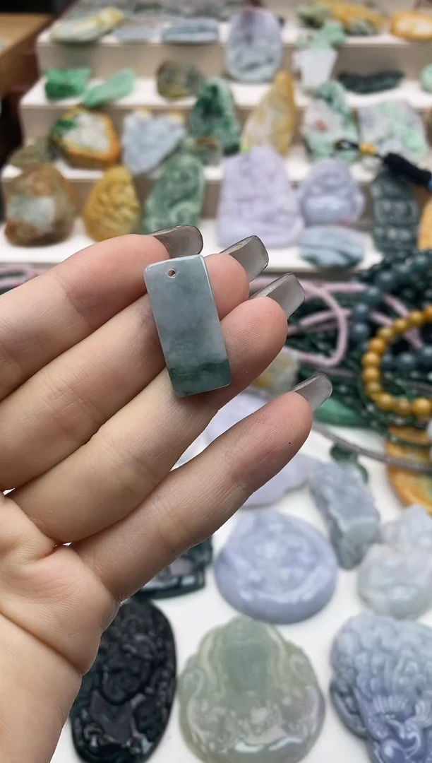 颈饰未镶嵌翡翠1