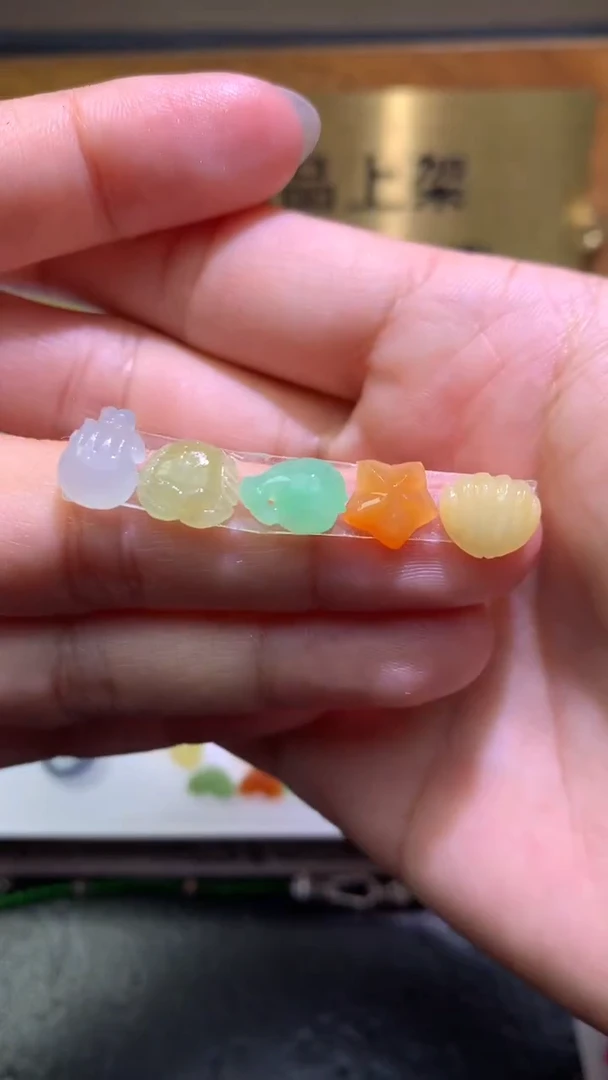 未镶嵌定制翡翠毛货