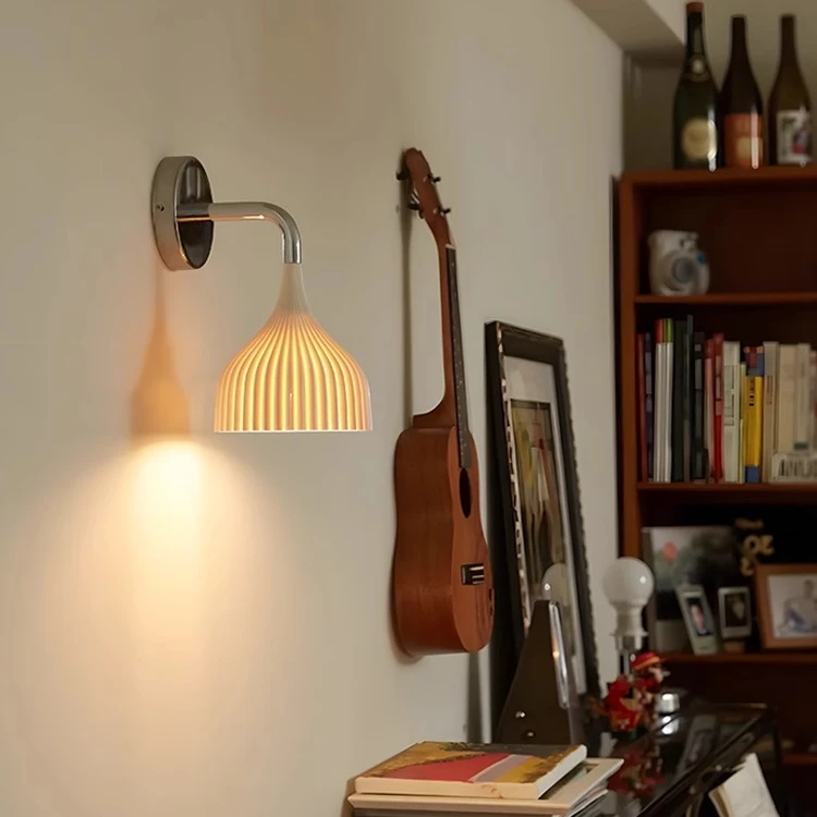 北欧壁灯现代简约设计师卧室床头灯奶油风创意过道走廊背景墙灯饰