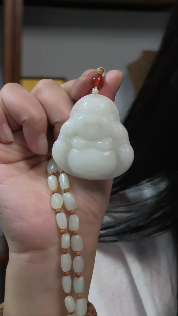 颈饰未镶嵌和田玉佛公