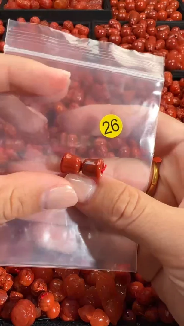 颈饰未镶嵌南红玛瑙1