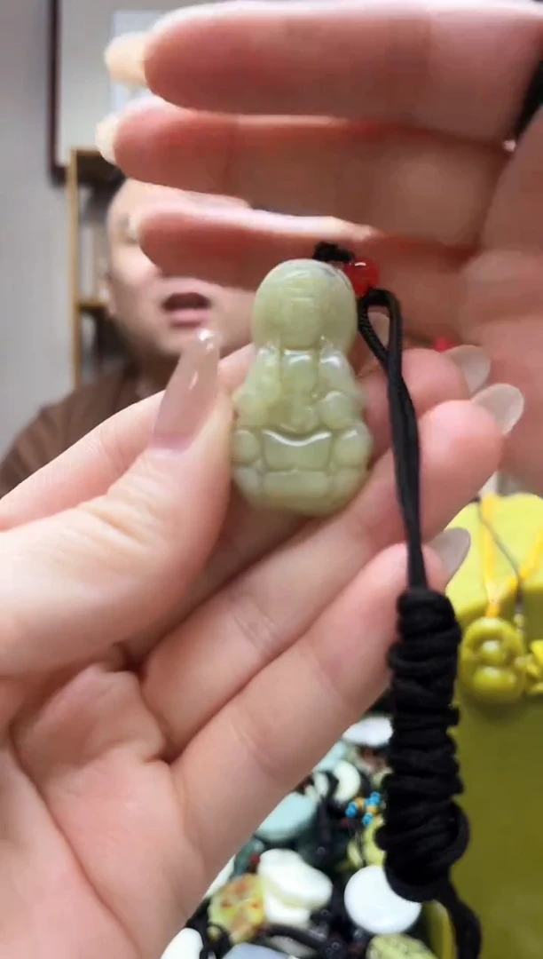 未镶嵌岫玉吊坠·