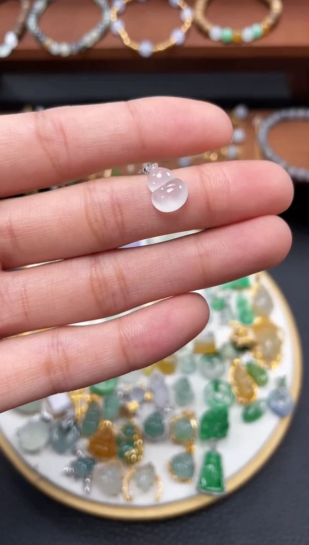【闪购商品】石英质玉吊坠(不含链)18K金镶嵌一个   JK649