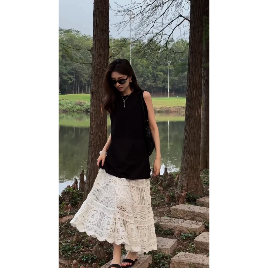 夏季高级感法式赫本小香风黑色时尚无袖背心镂空蕾丝半身裙两件套