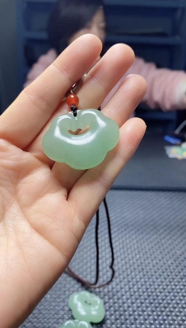 未镶嵌东陵石颈饰如意锁