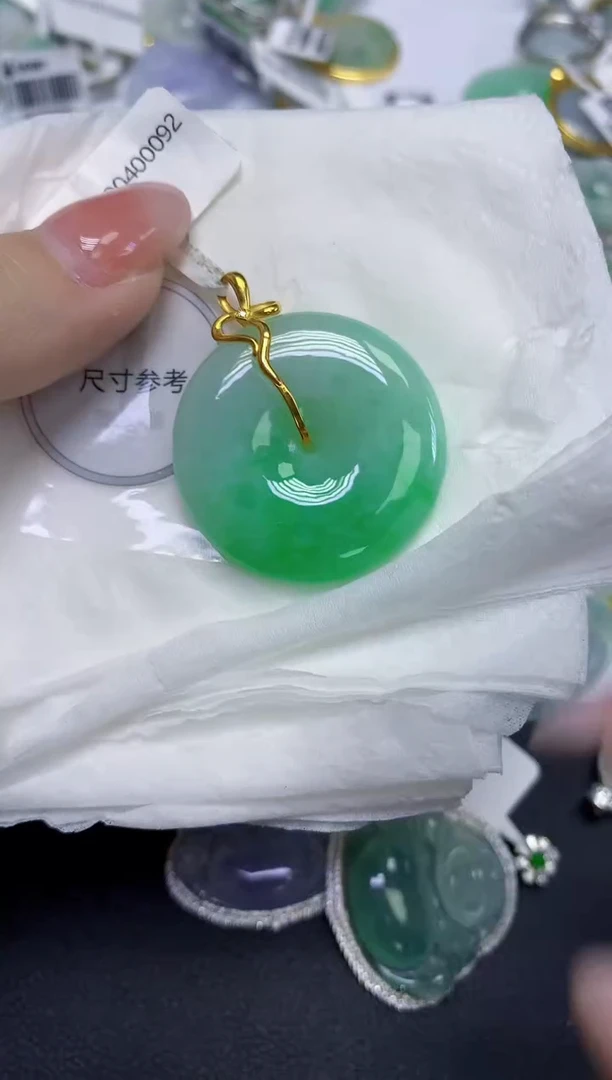 颈饰18K金镶嵌翡翠天然缅甸翡翠A货百元以上9元证书费自理