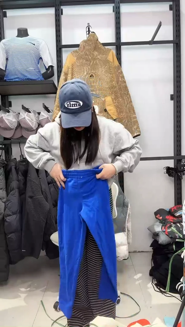2533   编码  瑕疵直播间过款为准 尺码  ·  150