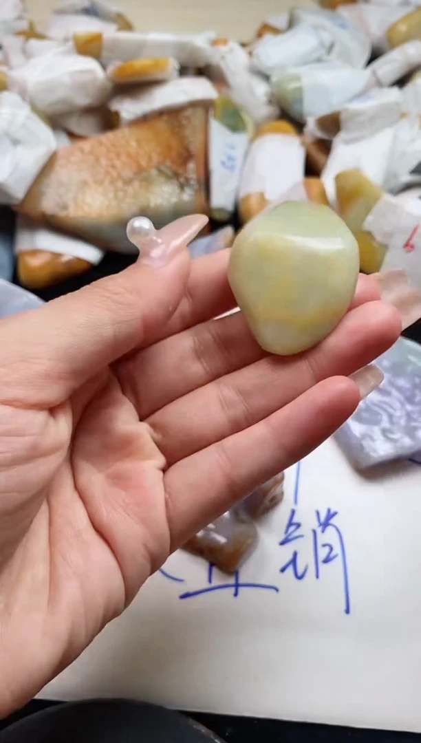 翡翠裸石翡翠挂件裸石