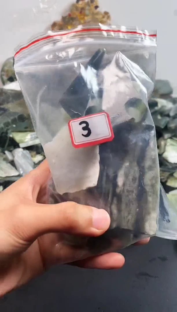 未镶嵌和田玉摆件3