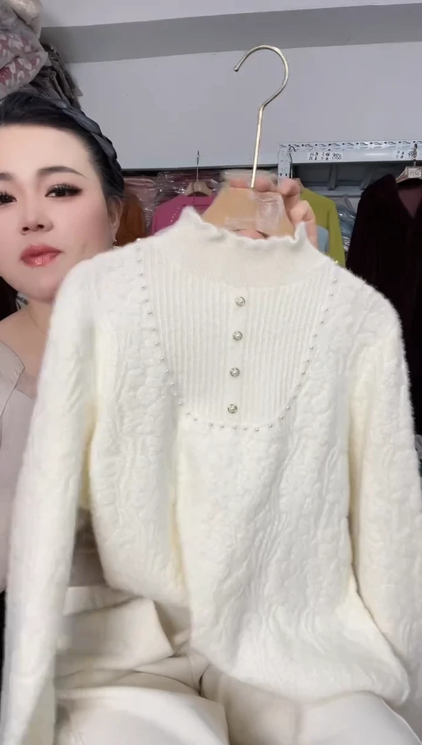 暖白毛衣