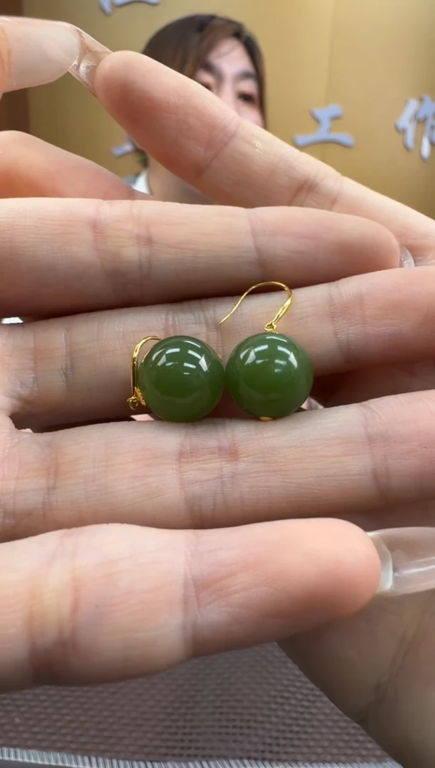 【闪购商品】和田玉耳饰18K金镶嵌一对12mm