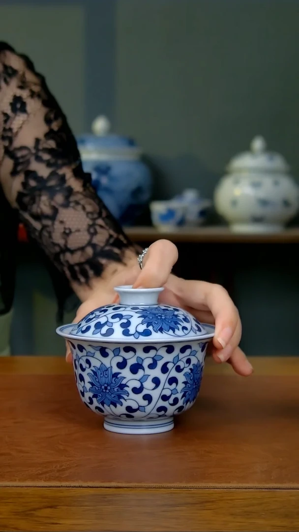 陶瓷缠枝花两才盖碗