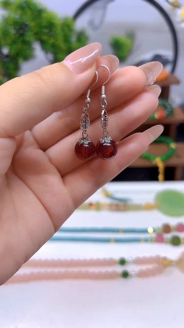 银S925镶嵌血珀耳饰E576