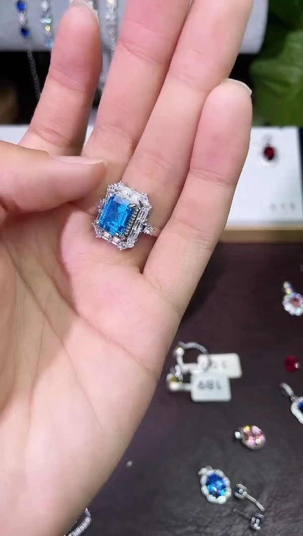 合金合成钻石蓝宝戒指