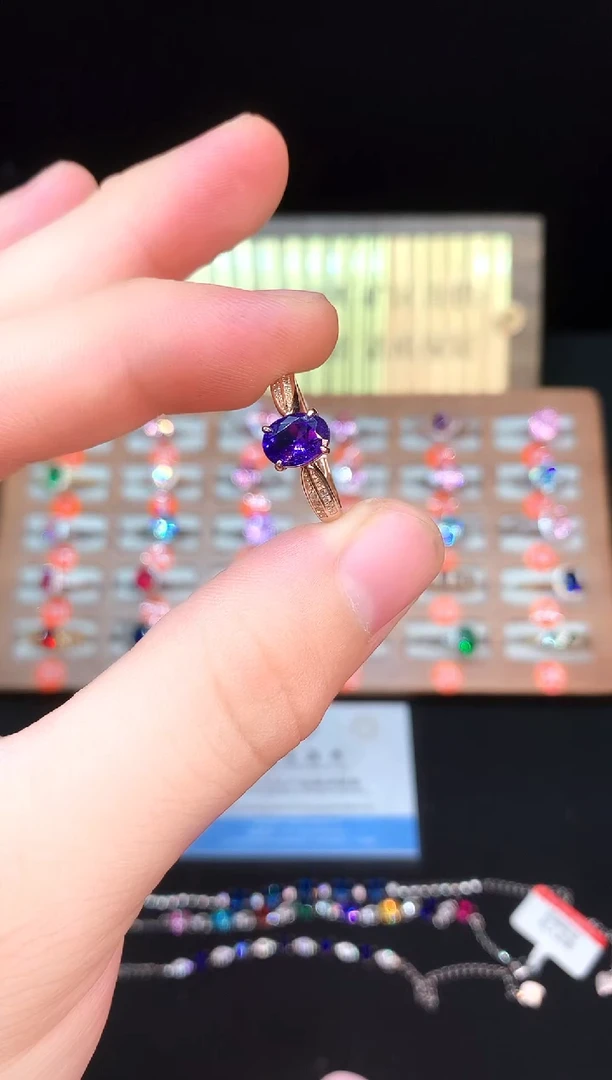 银S925镶嵌戒指紫晶......