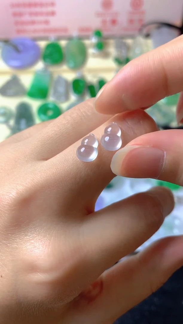 未镶嵌定制翡翠^**莲裸玉（客户意向镶嵌）