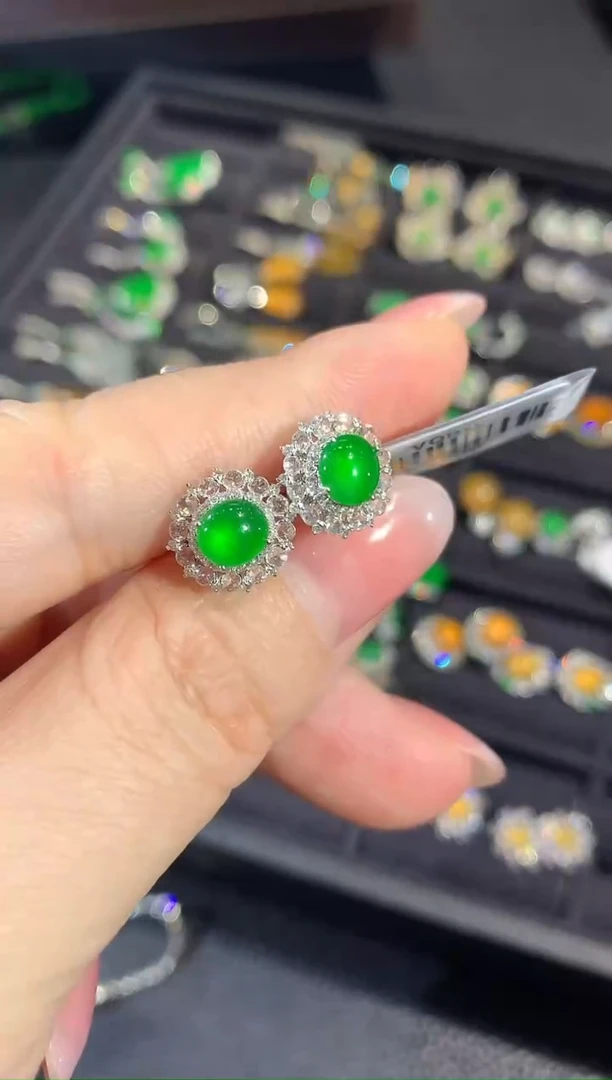 18K金镶嵌翡翠耳饰D53