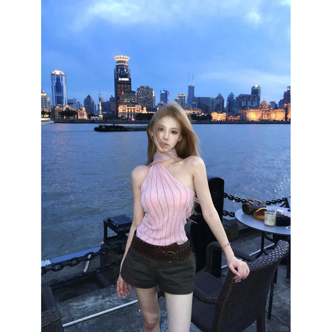 法式条纹挂脖飘带背心小众设计斜肩无袖上衣女配百搭气质短裤套装