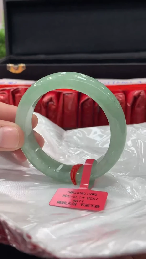 未镶嵌手镯翡翠翡翠手镯