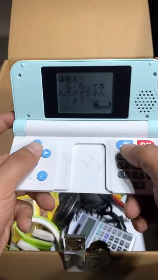 8新中古商品，瑕疵品，不保好坏。442