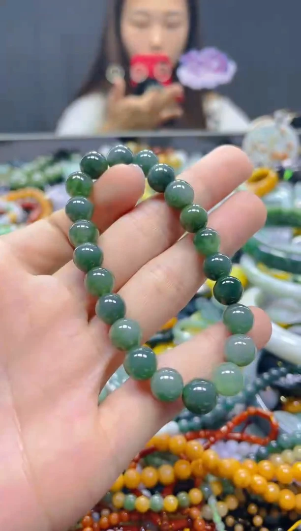 颈饰未镶嵌翡翠8MM/Z/翡翠A货，一件也是批发价