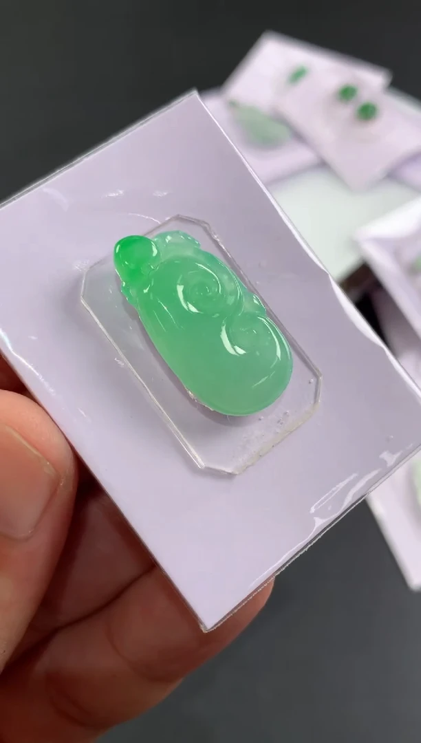 未镶嵌定制翡翠m****儿翡翠
