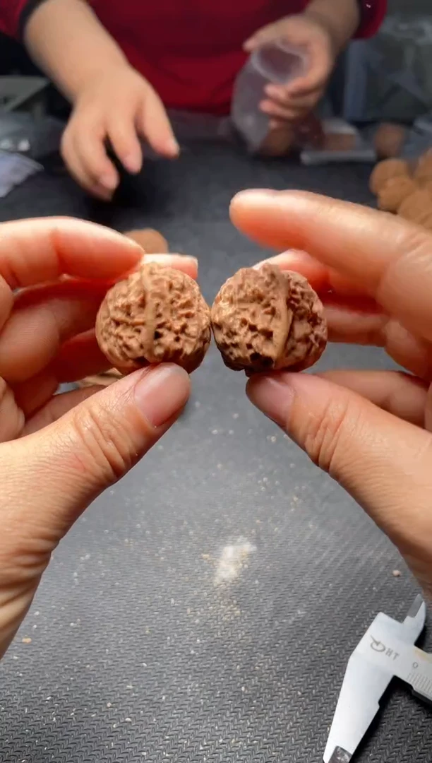 把件文玩核桃w158 野狼 28尺