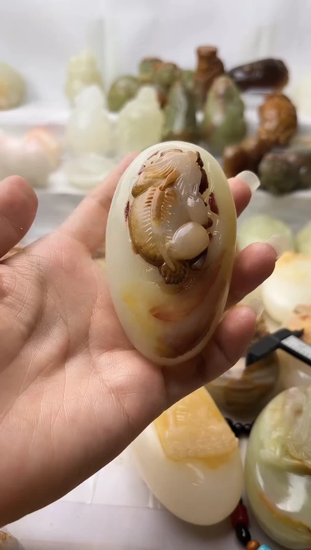 石材方解石手把件不退换貔貅