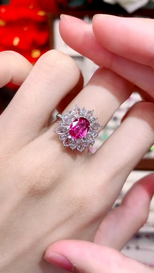 戒指18K金镶嵌尖晶石1.5ct/天然宝石/七天无理由