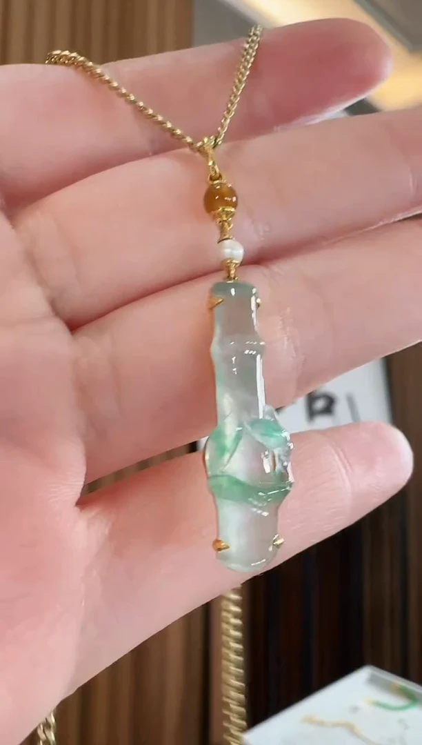 吊坠(不含链)18K金镶嵌翡翠吊坠