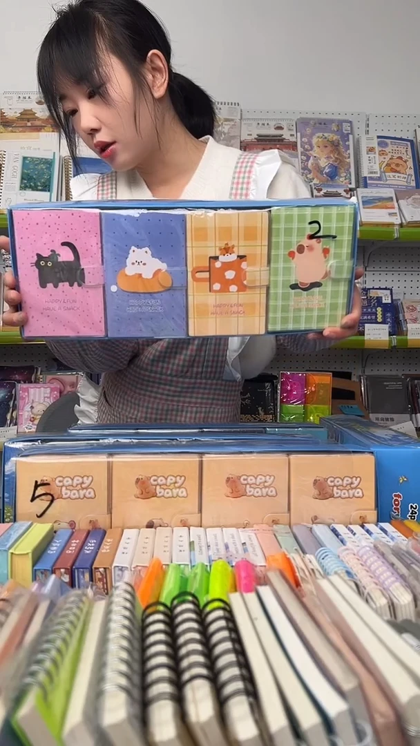 A6 1600-40搭扣胶套本 动物 8本