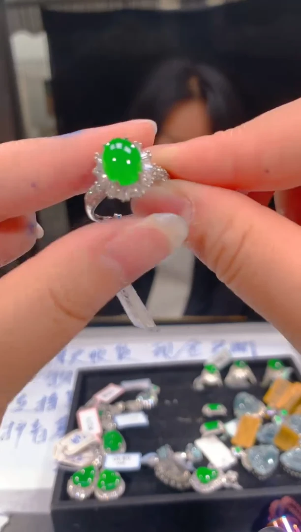 【闪购商品】定制翡翠未镶嵌70多样性发货（发其一）