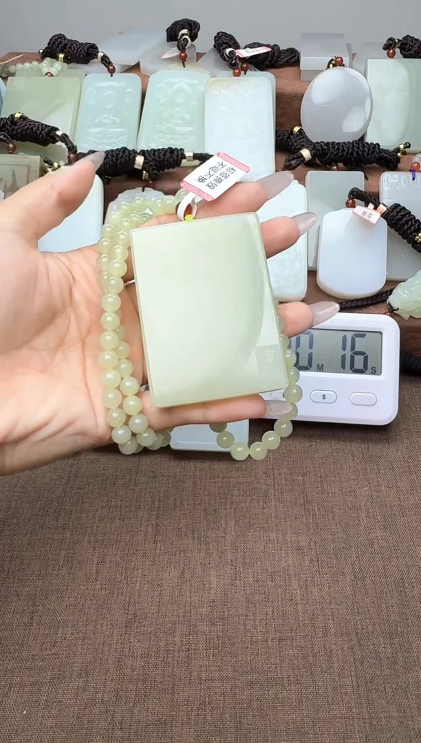 颈饰未镶嵌和田玉1