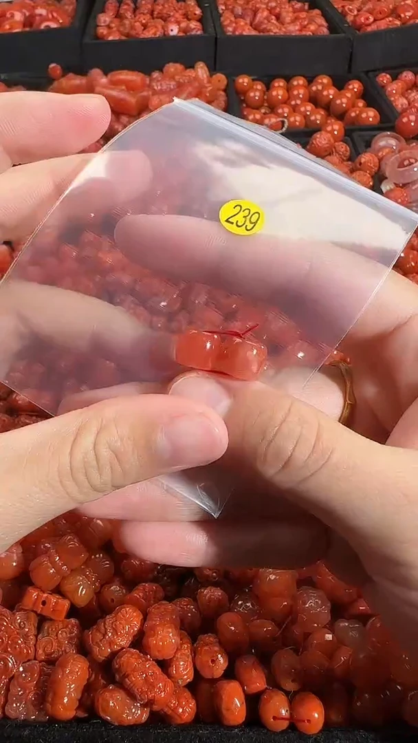 颈饰未镶嵌南红玛瑙1