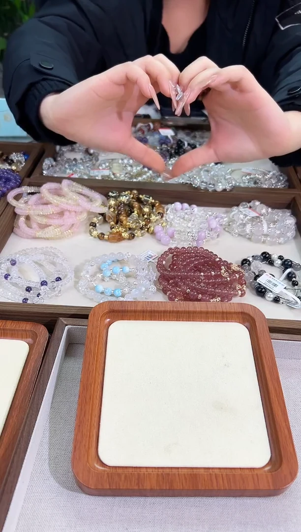 【闪购商品】水晶手链未镶嵌草莓晶天然默认微瑕多样性发货