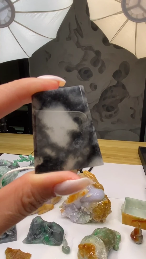 颈饰未镶嵌翡翠翡翠冰乌鸡无事牌