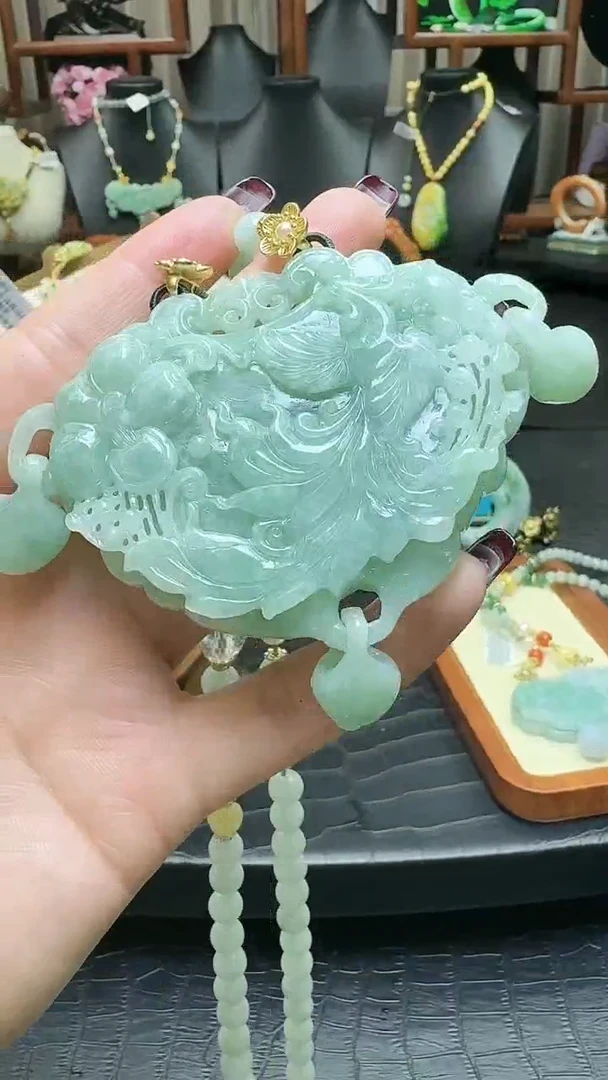【闪购商品】翡翠颈饰未镶嵌凤穿牡丹
