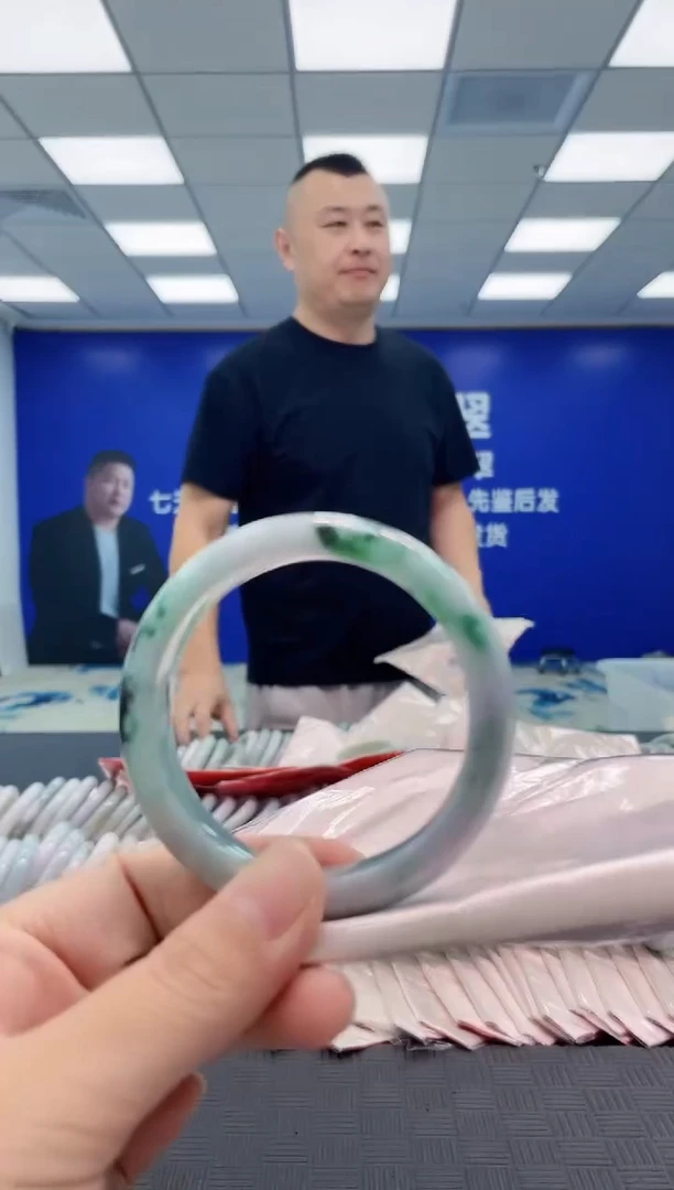 未镶嵌手镯翡翠AAAAAAAAAA
